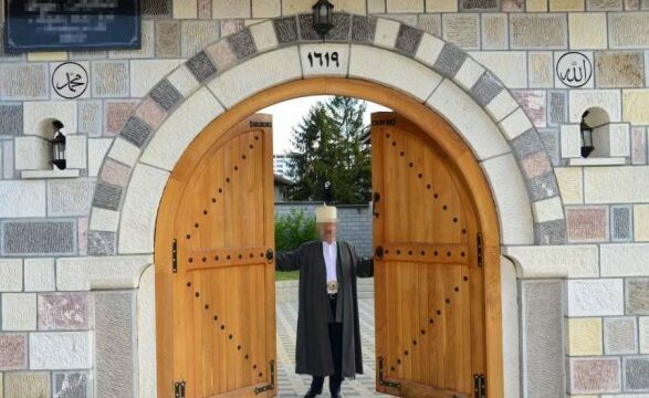 Tre vjet e gjysmë burg dhe dëbim nga Zvicra për “imamin” e vetëshpallur nga Kosova