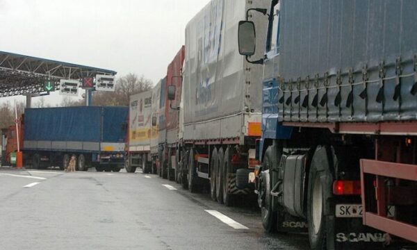 Dhoma e Tregtisë dhe Industrisë e Kosovës mirëpret heqjen e bllokadave nga kompanitë transportuese të vendeve të rajonit