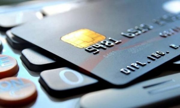 Klikoi në një link dhe përditësoi të dhënat bankare, gruas në Prishtinë ‘i zhduken’ mijëra euro nga kartelat
