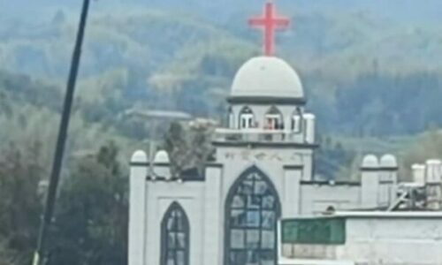 Kisha me ndikim në Kinë raporton arrestime ndërsa intensifikohet goditja ndaj të krishterëve
