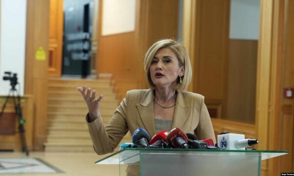 Lajmërohet Kusari-LIla, thotë se lajmi i gazetës zvicerane për takime të fshehura është i rremë