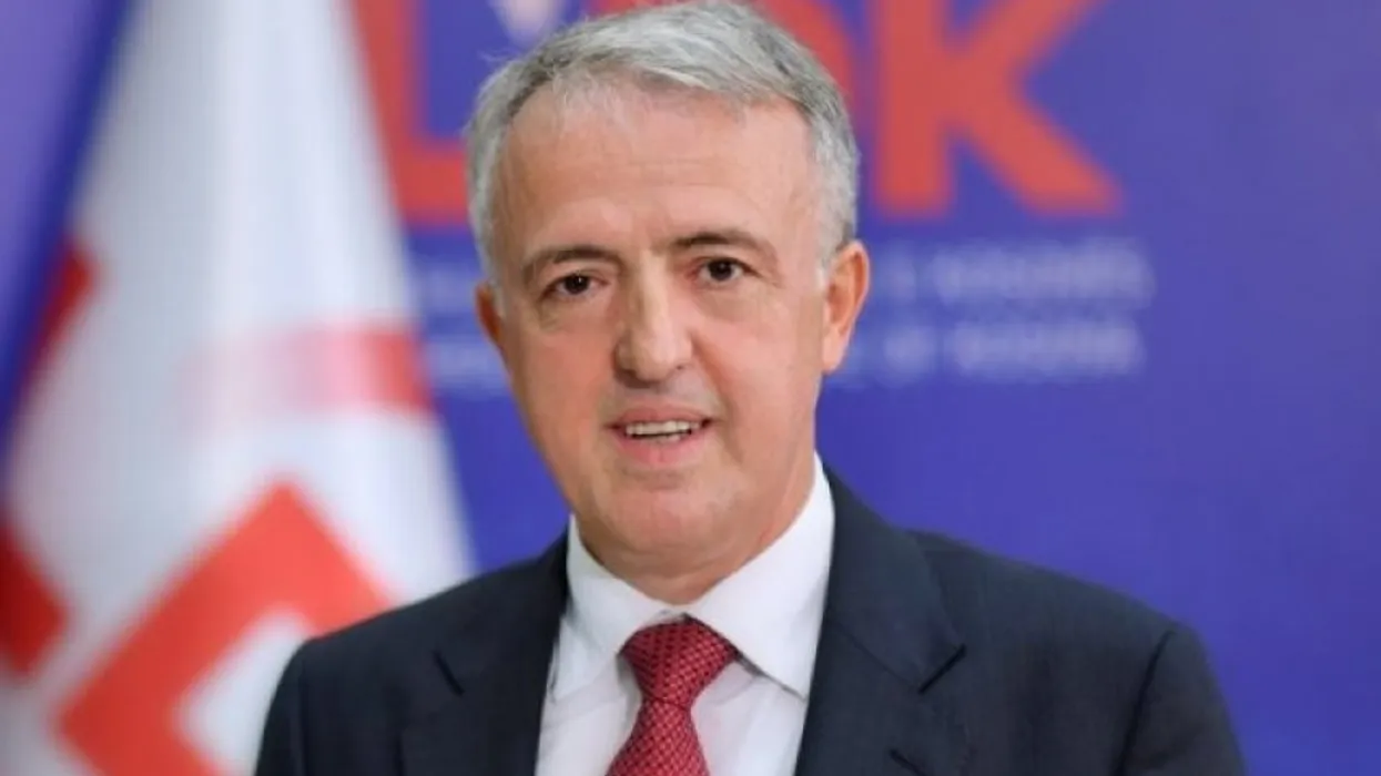 Hamiti: Kurti e Osmani mbajtën Kosovën nën sanksione dhe qytetarët në varfëri