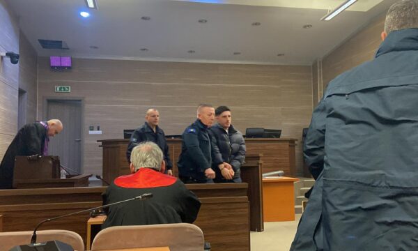 Fillon seanca ndaj Endrit Nikës, i akuzuar për vrasjen e të dashurës së tij argjentinase