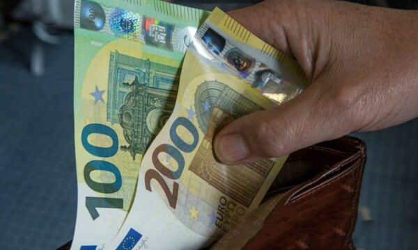 Obiliqi vendos: 350 euro euro në muaj për familjet strehuese