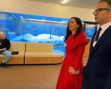 Me ftesë të Trumpit, Osmani arrin në Davos për ceremoninë e themelimit të Bordit të Paqes