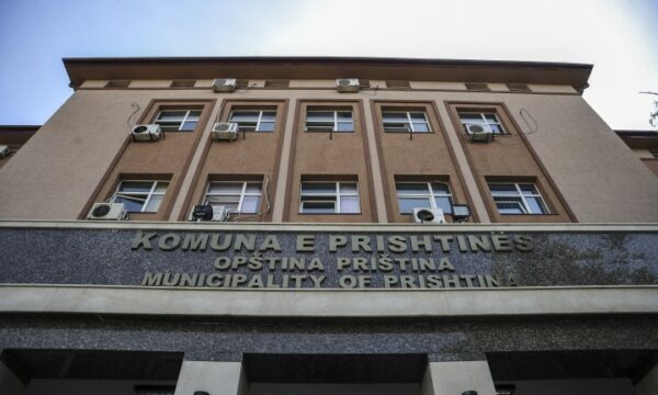 Ekipi i Drejtorisë së Arsimit në Prishtinë dërgohet në shkollën ku Specialja ligjëroi para nxënësve