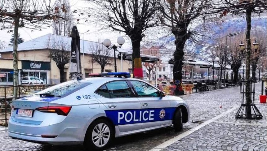 Dy persona arrestohen në Prizren, sulmuan fizikisht një person brenda lokalit të tij