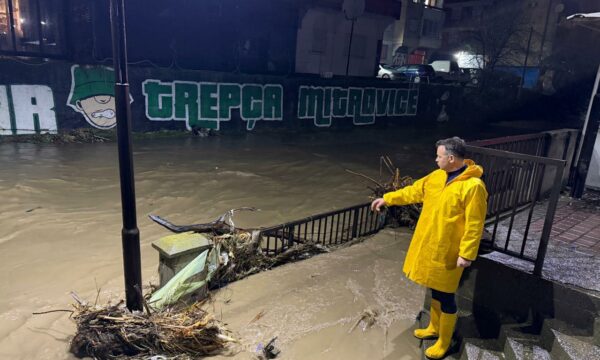 Peci thotë se situata me vërshimet në Mitrovicë është stabilizuar