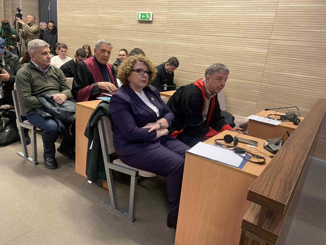 Rozeta Hajdari del para gjyqit për skandalin me “Rezeravet Shtetërore”