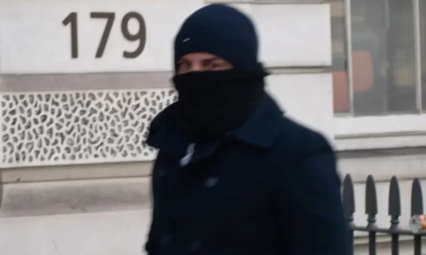 Shqiptari punonte si oficer i emigracionit, por ishte vetë emigrant i paligjshëm – u kishte thënë autoriteteve se ishte nga Kosova
