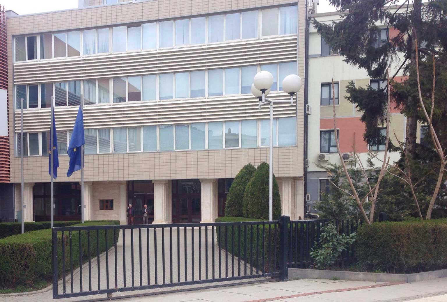 Cilat institucione mbështeten marshin për mbrojtje të luftës çlirimtare?