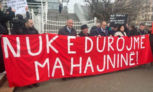 Përfundon protesta për rrymën, protestuesit s’shkojnë drejt qeverisë
