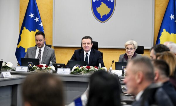 Kurti shkruan për buxhetin dhe kritikat e opozitës: Do të trajtohen pas rishikimit