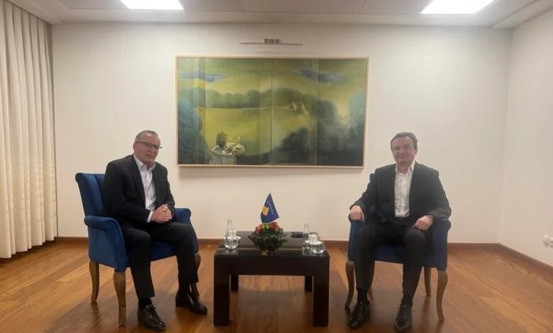 Kasolli: Bedri Hamza kapitullon para Kurtit