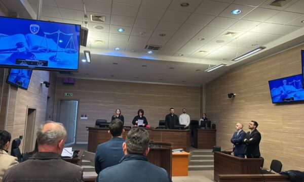 Ia dhanë 22 vjet burgim, si e kishte kryer vrasjen Arsim Syla bashkë me djalin e mitur në një market në Podujevë