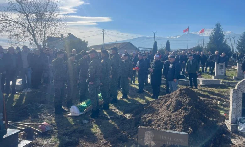 Me nderime të larta ushtarake i jepet lamtumira e fundit Muhamet Hulaj