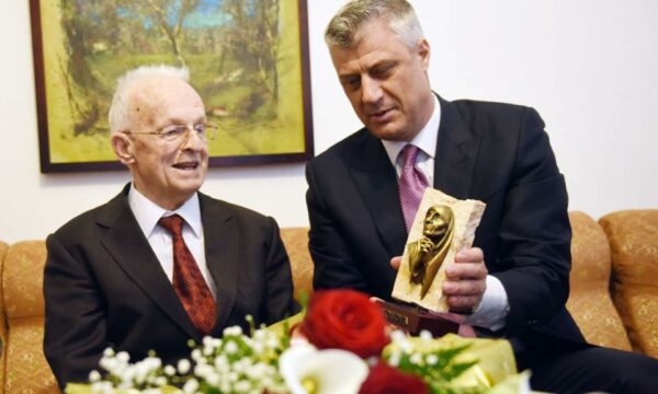 Demaçi sot do t’i mbushte 90 vjet, Thaçi 10 vjet më parë ishte betuar si President, Bedri Hamza del me një postim