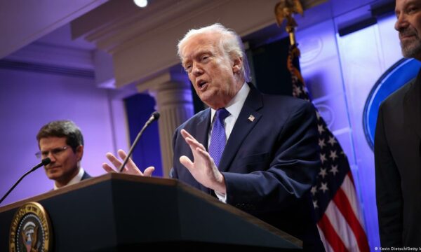 Trump vendos tarifë të re doganore për të gjitha vendet