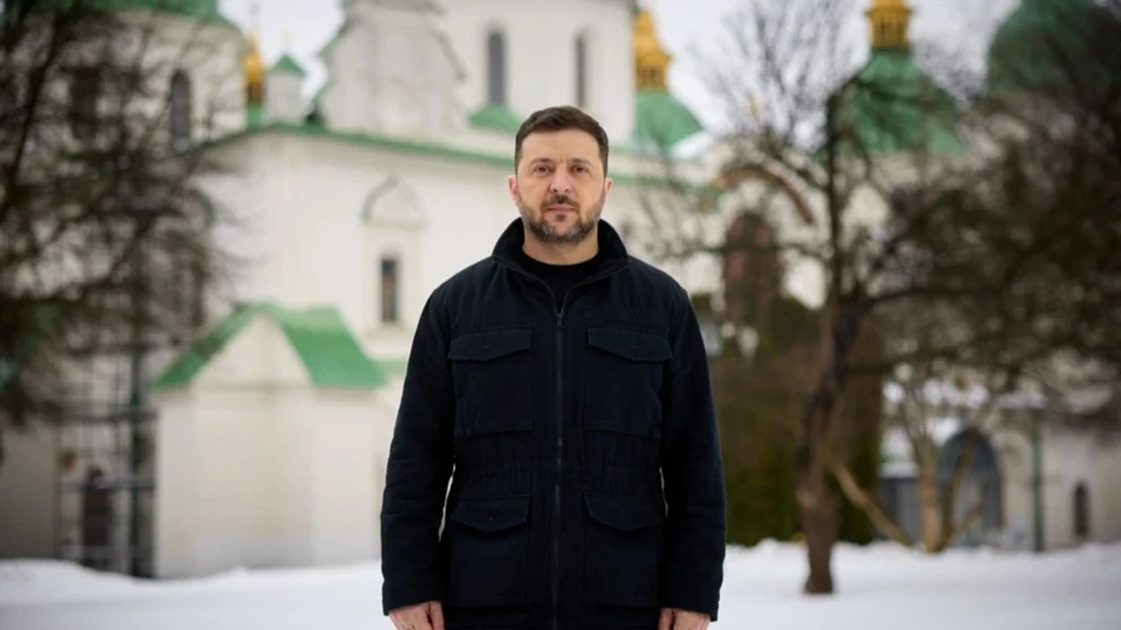 “Katër vjet që kur Putini filloi sulmin treditor për të marrë Kievin” – Zelensky zbulon bunkerin e tij dhe u drejtohet ukrainasve