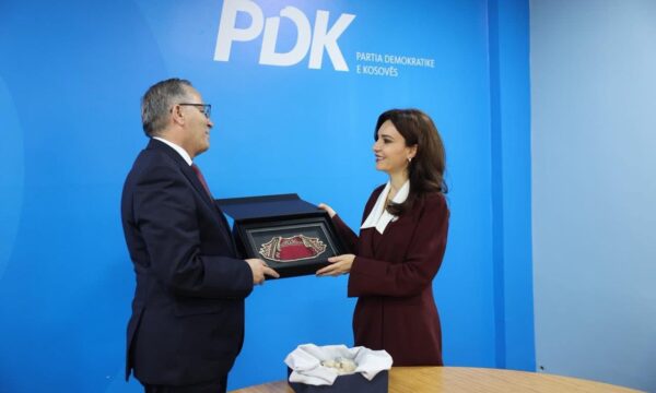 Spiropali e takon Hamzën: Vlerësoj rolin historik dhe politik të PDK-së, Ka momente kur politika duhet të qëndrojë mbi dallimet partiake