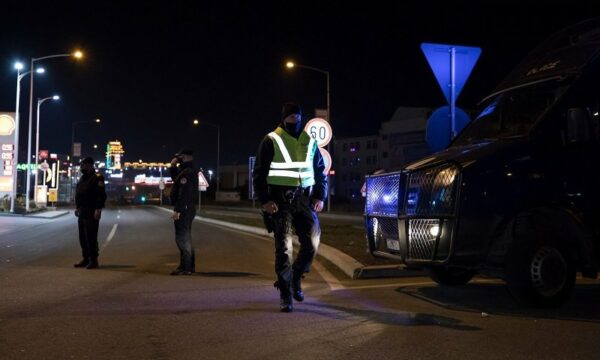 Ndjekje si në filma nga Obiliqi deri në Veri, dy policë të lënduar nga aksioni për ndalimin e një veture që s’iu ndal Policisë