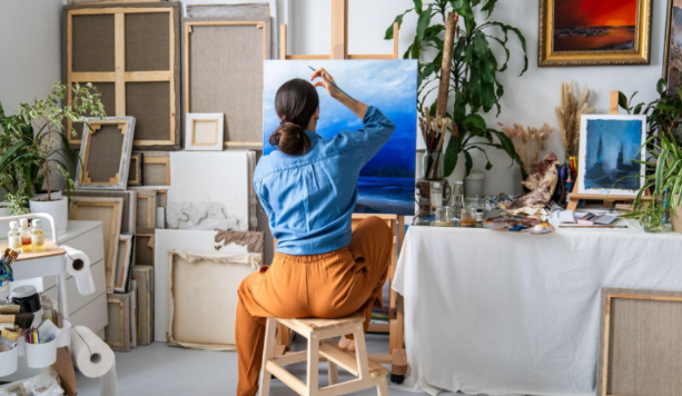 Në këtë shtet, artistët do të marrin 325 euro nga shteti çdo javë