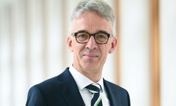 Ambasadori Rudolph për Dhomat e Specializuara: Presim vendime të drejta dhe të pavarura