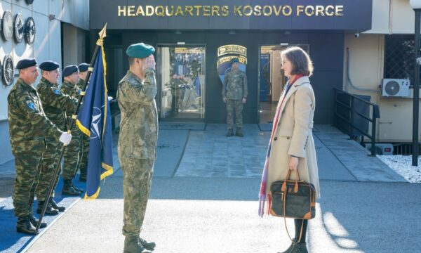 Ulutash takon përfaqësuesen e EEAS-it, riafirmohet angazhimi i KFOR-it për sigurinë në Kosovë