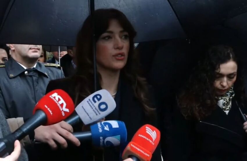 Haxhiu: Sot dhe çdo ditë tjetër nderojnë të gjithë ata që dhanë jetën për lirinë e Kosovës