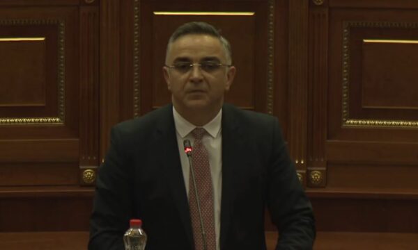 Projektligji për Buxhetin 700 faqe, Tahiri: Duhet me kanë supermen me analizu shpejt