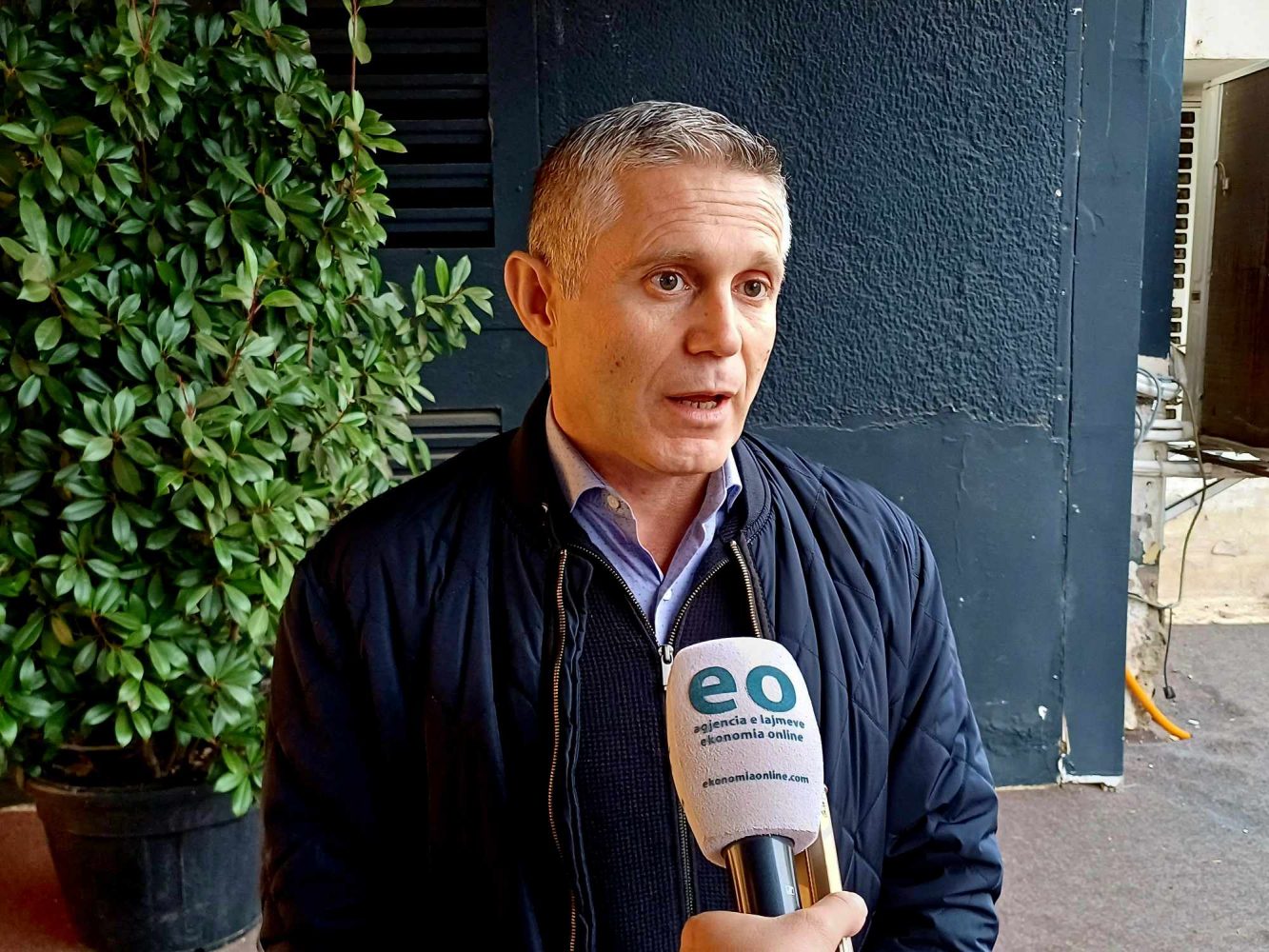 Ramadani: VV-ja do të duhej t’i kërkonte falje familjes Jashari