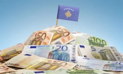 Miratohet në komision projektligji për buxhetin 2026, kërkohet rritje për pensionet dhe mbështetje për autizmin