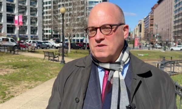 Moore: Edhe nëse numri i trupave amerikane zvogëlohet, NATO mbetet e pranishme në Kosovë, janë italianët e turqit