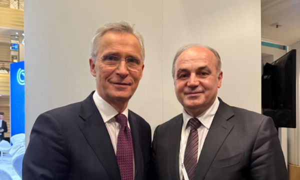 Hoxhaj e takon Stoltenberg në Mynih: Ka qenë gjithmonë mbështetës i anëtarësimit të Kosovës në NATO