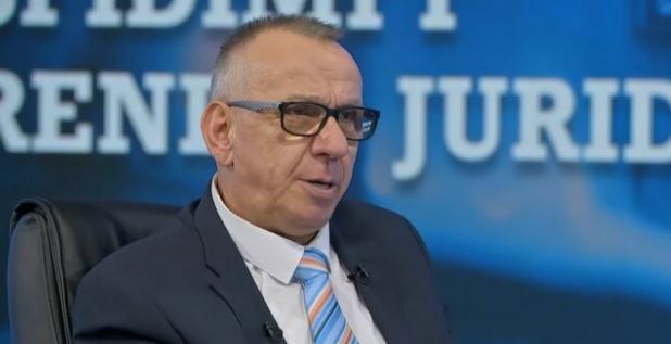 Enver Hasani letër senatorëve të UP’së iu thotë se Rektori po shtyn agjenda të Dekanit Avni Puka kundër tij