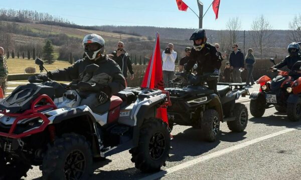 Epopeja e UÇK-së – organizohet parakalim motoristik dhe aktivitet paragllajdizmi