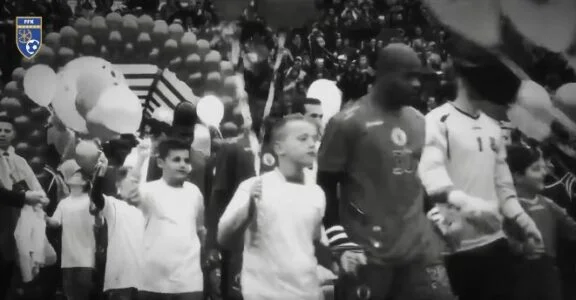 “Dashuria për vendin vazhdon edhe kur roli ndryshon”: FFK publikon një video të veçantë për legjendat e Kosovës