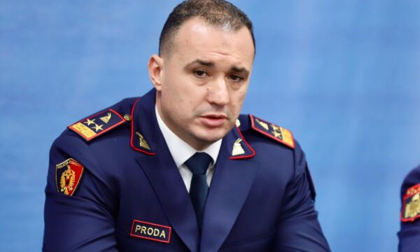 Drejtori i Policisë së Shqipërisë: Po e godasim trafikimin e armëve nga Kosova me operacione të njëpasnjëshme