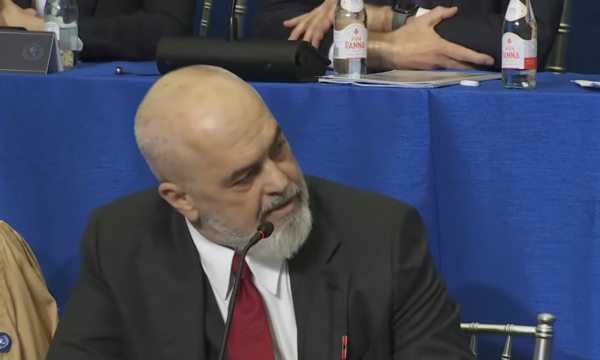 “Për hir të zotit të bëjmë diçka”, Rama e nis ditën me videon e fjalimit ku Trumpit i kërkoi reagim për Specialen