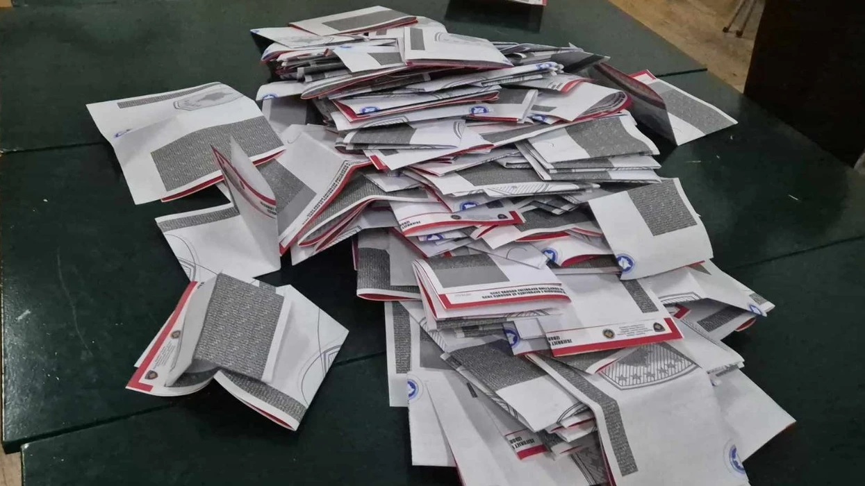 Fillojnë hetimet për manipulim votash edhe në Mitrovicë, pritet intervistimi i 43 kryesuesve të QKN-ve