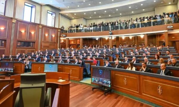 Kuvendi miraton raportin e Komisionit të Përkohshëm për verifikim mandatesh