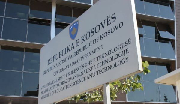 Sindikata e Shërbimit Civil të MASHT’it i drejtohet me letër Valdrin Dervishajt: Kërko falje për deklaratat, ndryshe ndërmarrim veprime ligjore