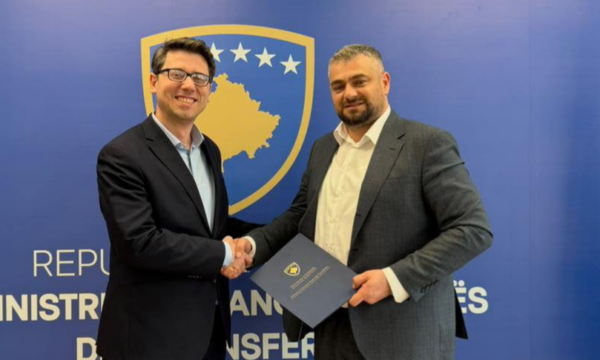 Murati i merr “financat”, Hoti punën, familjen dhe vlerat e luftës çlirimtare, zyrtarizohet ndarja e ministrisë