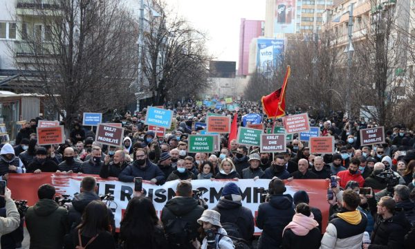 Sot protestë, bëhet thirrje për pjesëmarrje masive kundër propozimit për shtrenjtim të rrymës