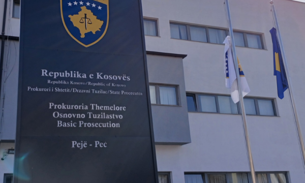 Hetimet lidhur me numërimin e votave – Ndalohen për 48 orë 7 komisionerë nga Klina
