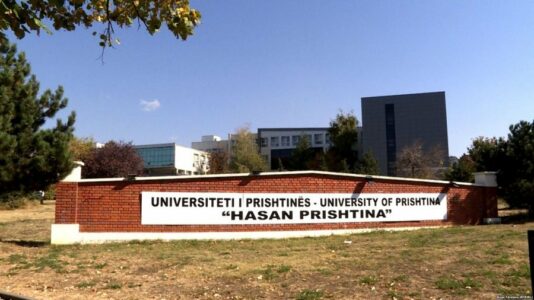 OSHP rrëzon tenderin e Universitetit të Prishtinës për shkelje ligjore, kontrata anulohet në tërësi