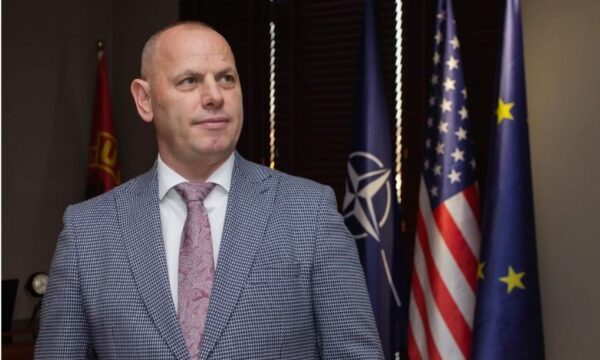 Lladrovci: Hedhim poshtë çfarëdo përfshirje të emrit të heroit Fehmi Lladrovci në Gjykatën e Hagës