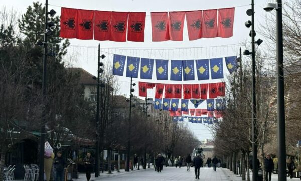 Sheshi fillon të dekorohet për 18-vjetorin e pavarësisë së Kosovës