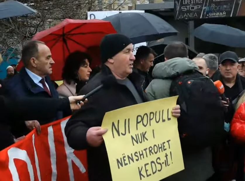 Qytetari Krasniqi: Kam pa njeriun tu marrë para borxh për bukë
