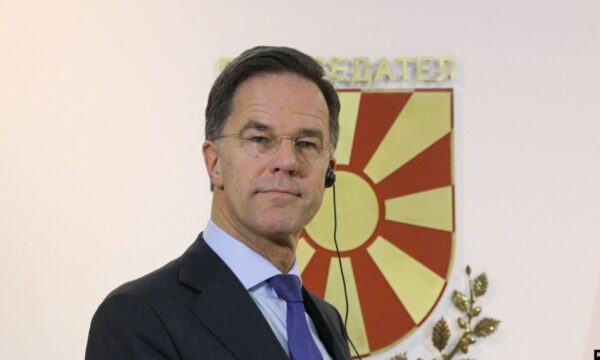 Rutte: NATO-ja s’është e përfshirë në konflikt, por do të mbrojë çdo centimetër të vendeve antëtare